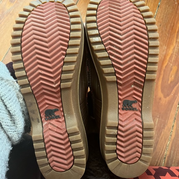 Sorel, 7.5 winter boots, brown and tribal print. - Picture 6 of 6